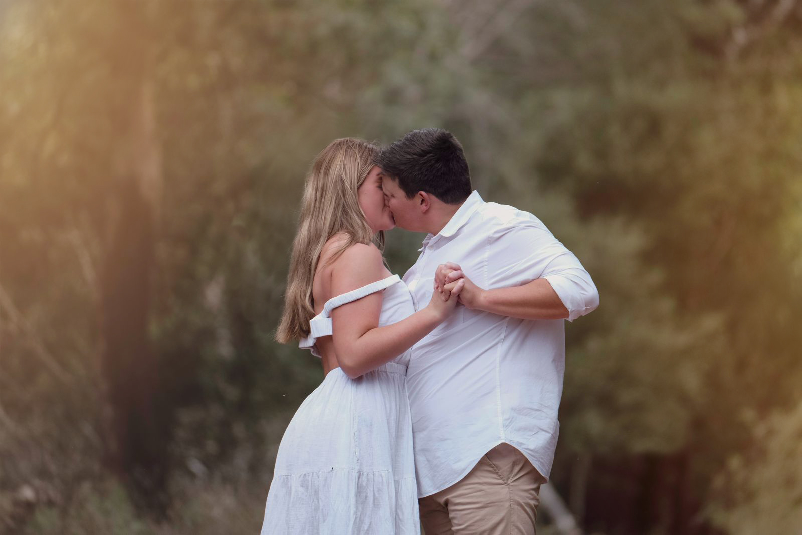 Romantic couple photoshoot by Adri Krige